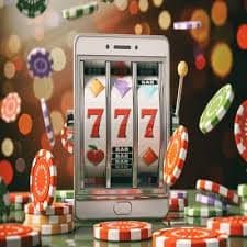 Transaksi pembayaran menggunakan QRIS melalui kode QR di aplikasi mobile